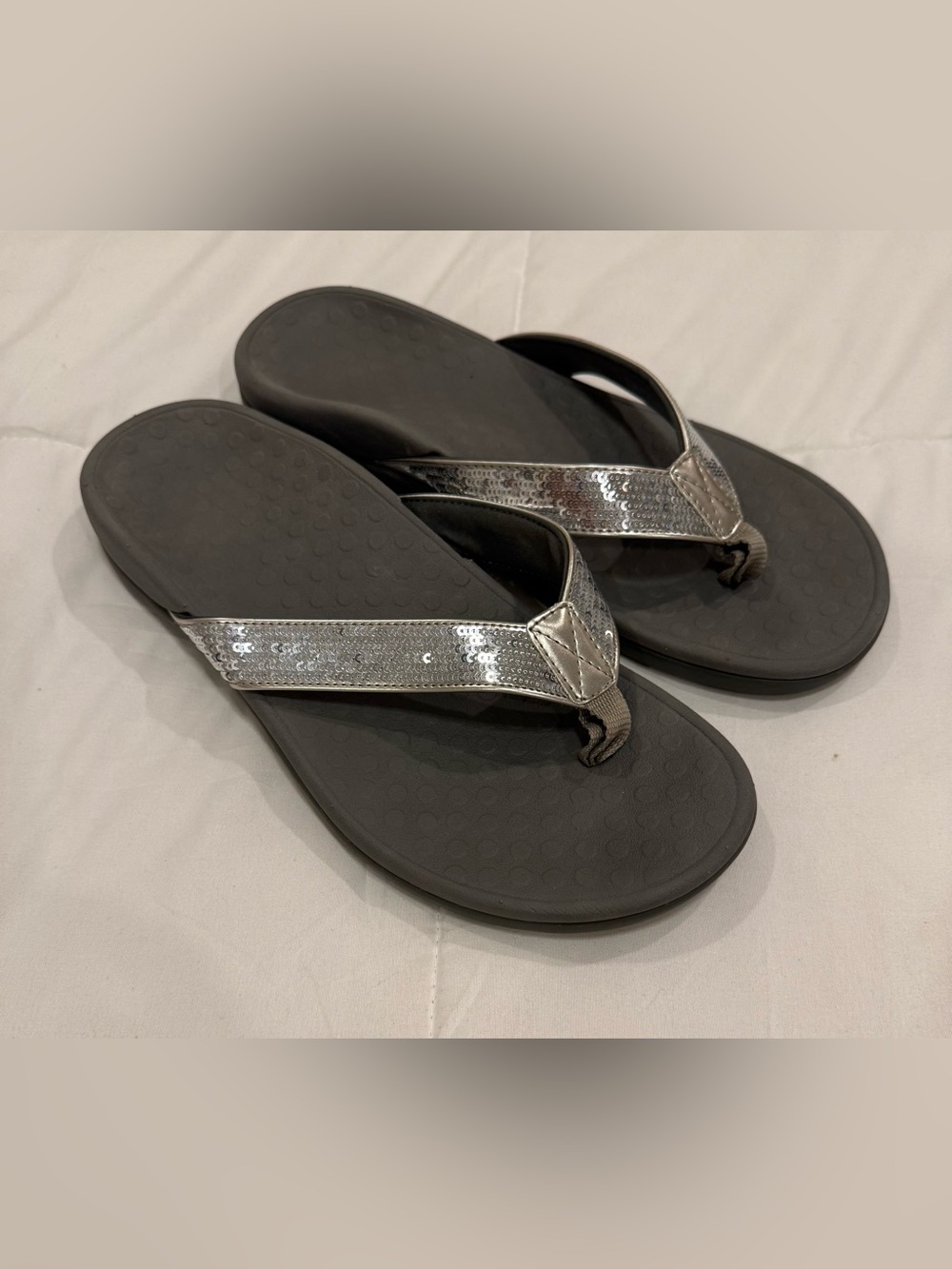 Vionic Tide Sequins Silver Grey Orthotic Flip Flop Sandals Size 8